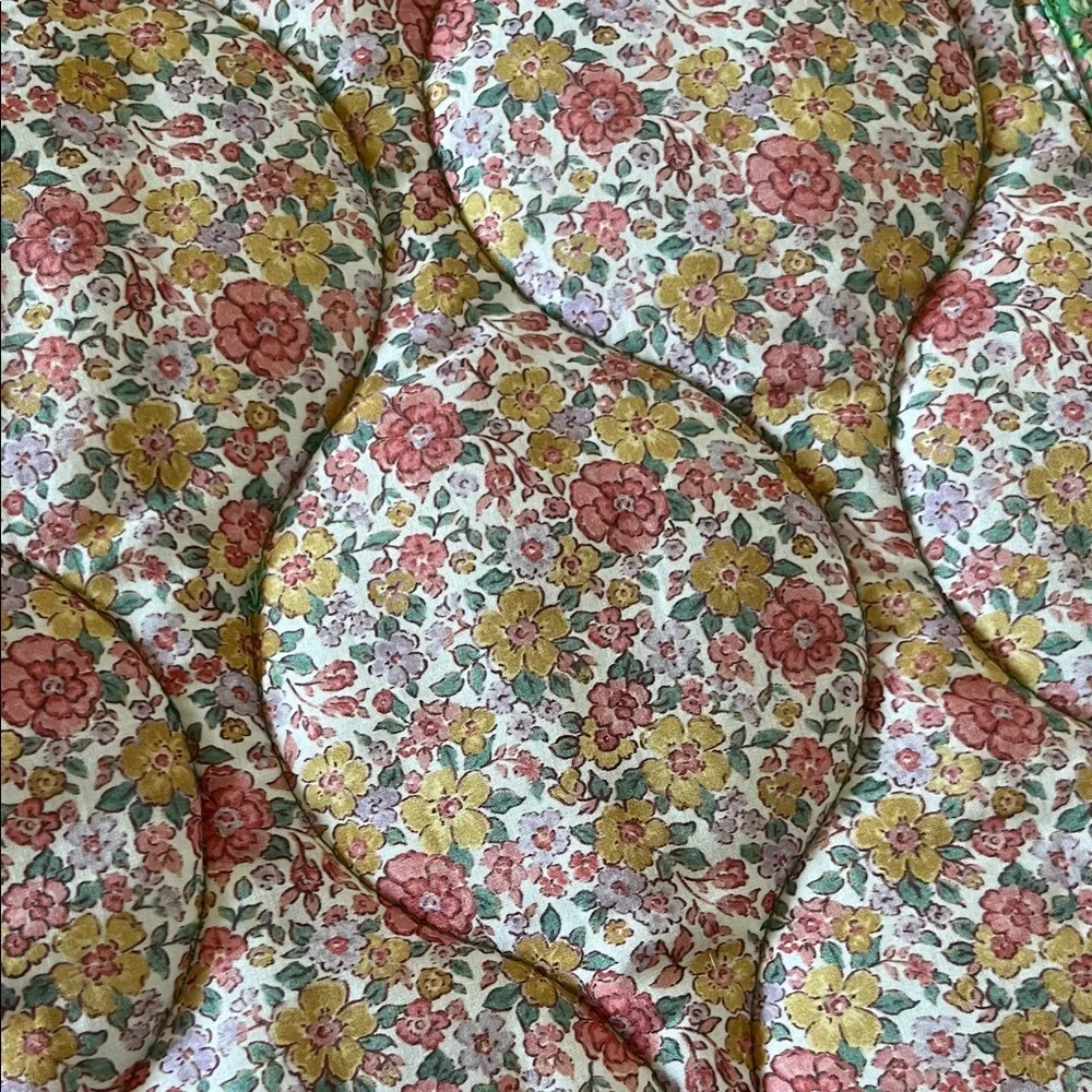 Oak Meadow Floral Quilted Vest - Picture 11 of 13